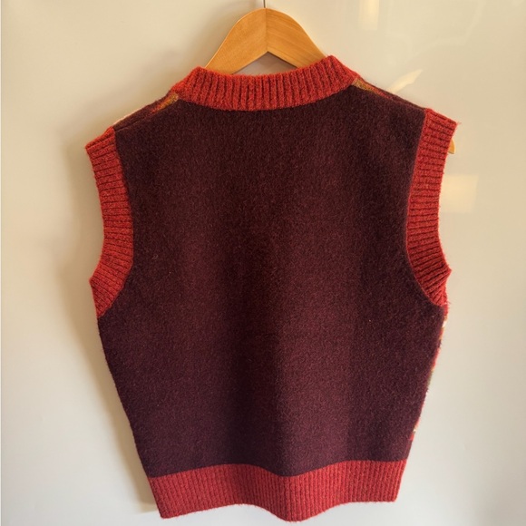 Danielle Guizio NY Hawley Sweater Vest in maroon - Picture 5 of 9